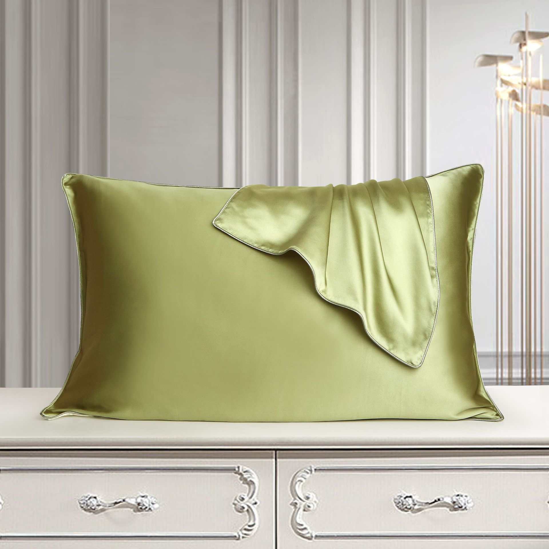 Silk pillowcase made from mulberry silk in light luxury palace style.