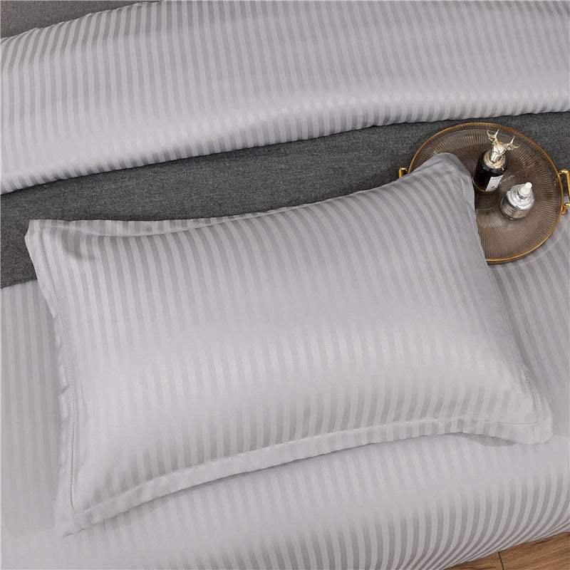 Flower Bedding Set with geometric pattern, satin weave, and pillowcases, Nordic style.