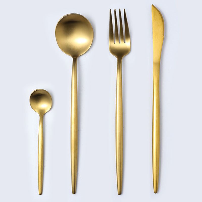 Premium cutlery spoon set made of 304 stainless steel with mirror polishing.