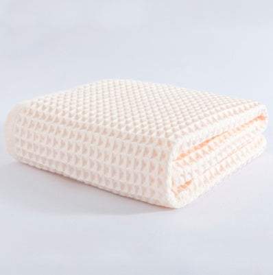 Cotton bath towel with 3D texture, fluffy and soft.